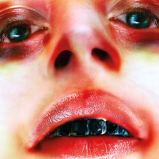 Arca annuncia un nuovo album, ascolta Piel